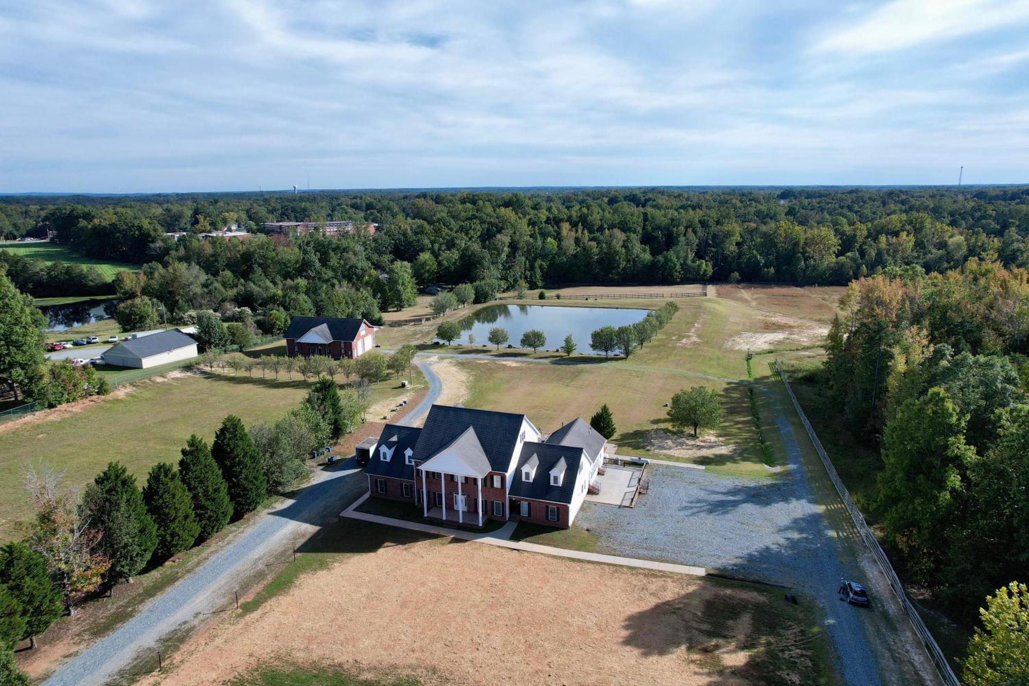 Moorefield Suites Greensboro East McLeansville ภายนอก รูปภาพ