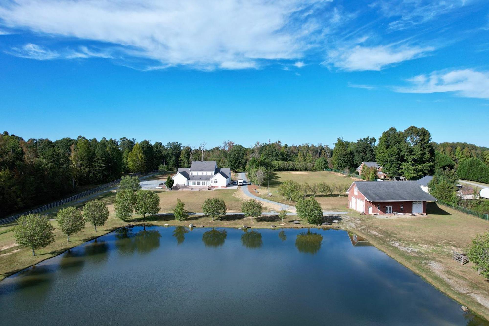 Moorefield Suites Greensboro East McLeansville ภายนอก รูปภาพ