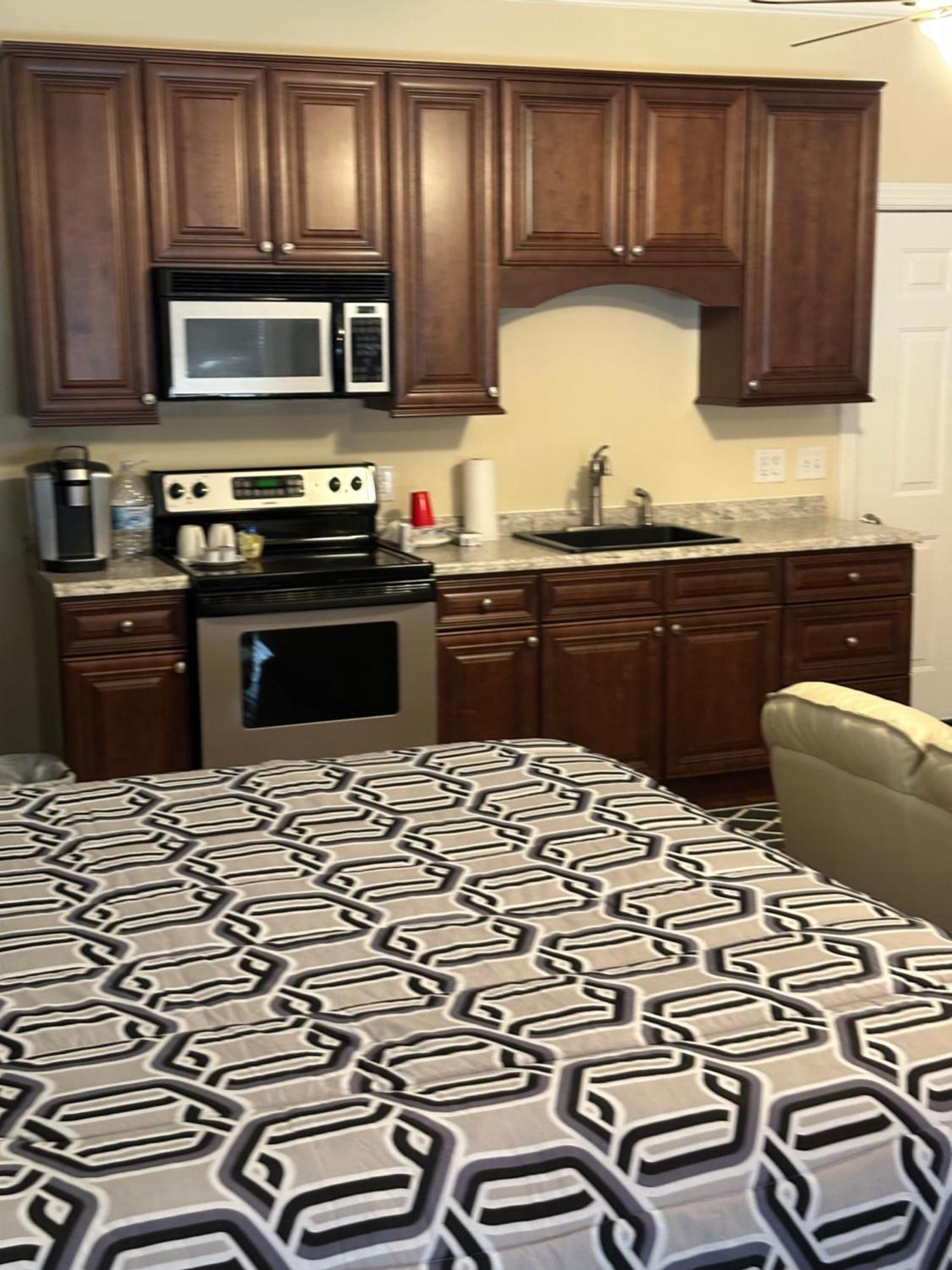 Moorefield Suites Greensboro East McLeansville ภายนอก รูปภาพ