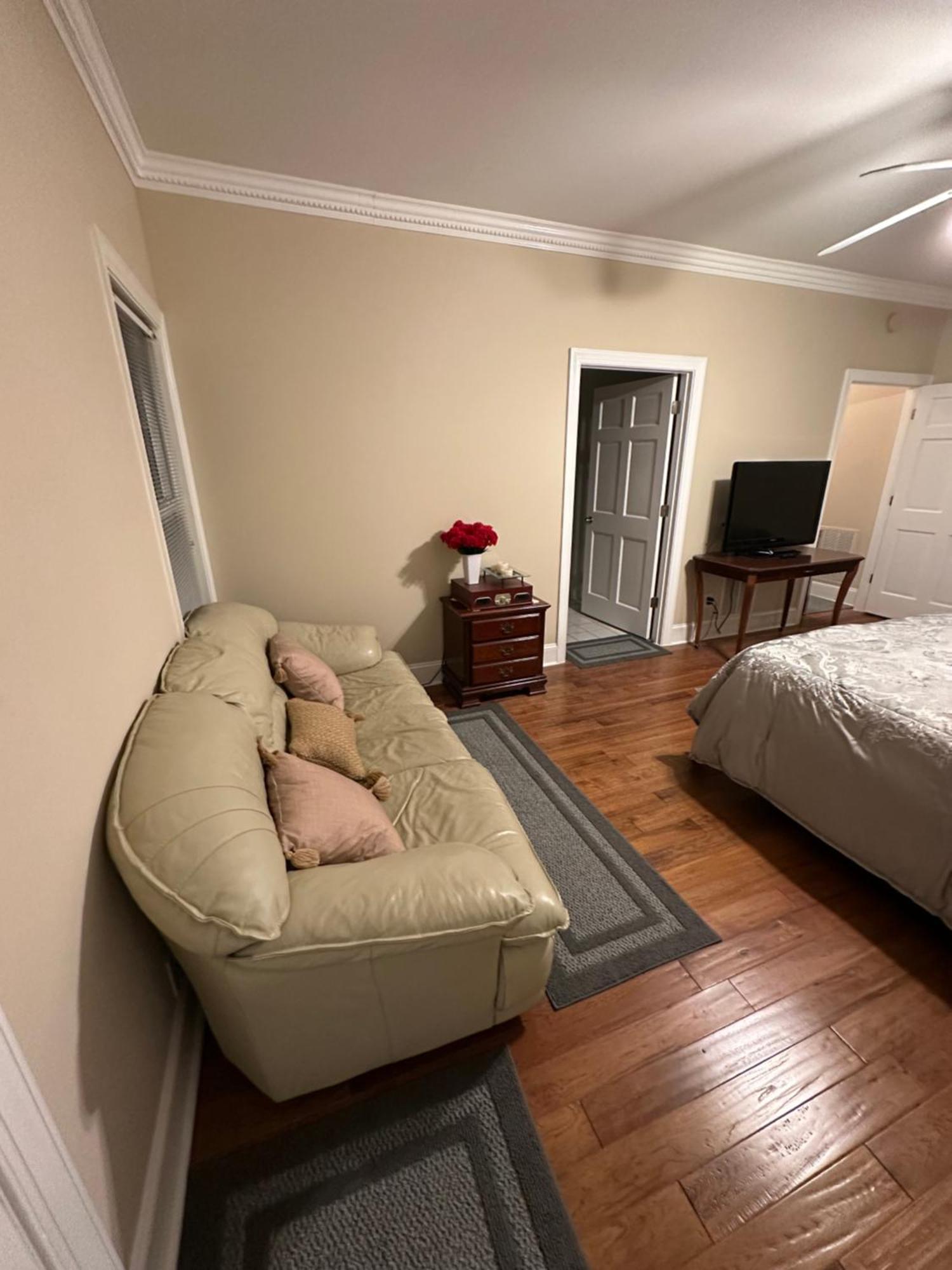 Moorefield Suites Greensboro East McLeansville ภายนอก รูปภาพ