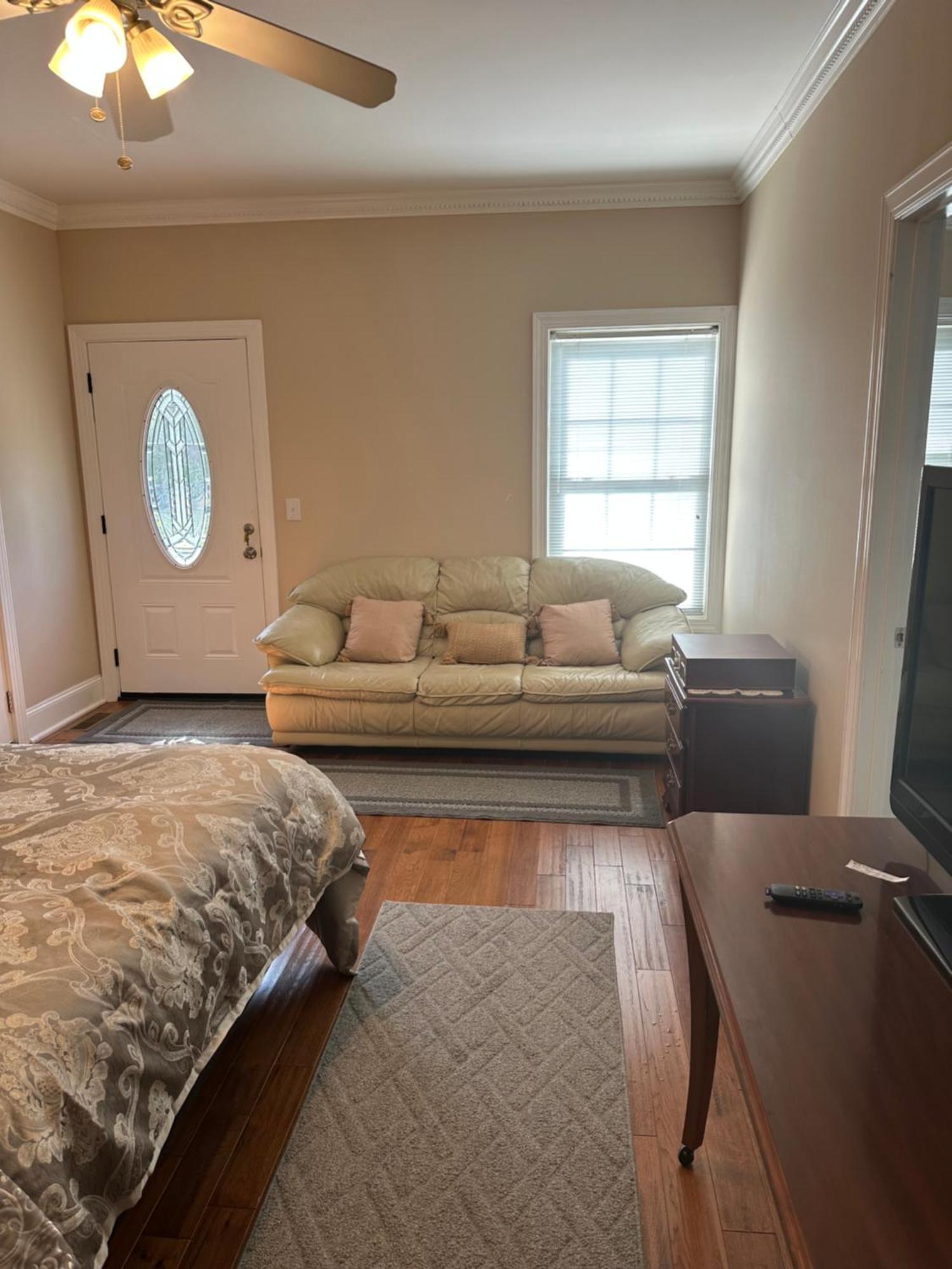 Moorefield Suites Greensboro East McLeansville ภายนอก รูปภาพ